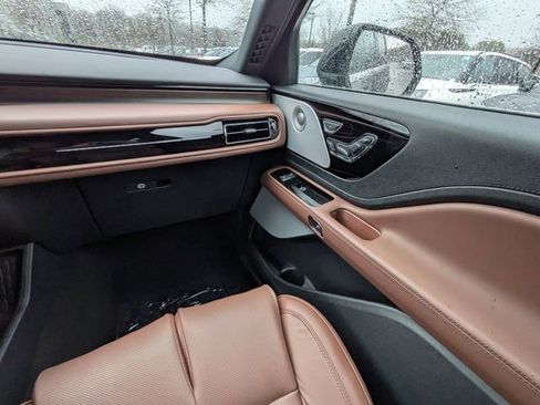 New 2026 Lincoln Aviator Reserve w/ Luxury Package image 14