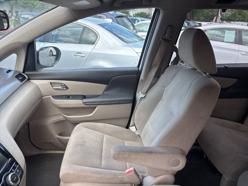 Used 2016 Honda Odyssey SE image 8