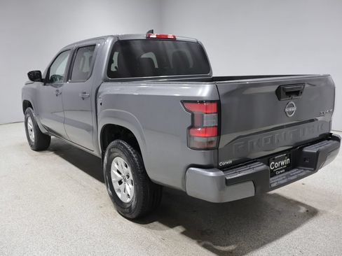 Used 2024 Nissan Frontier SV AWD/4WD image 5