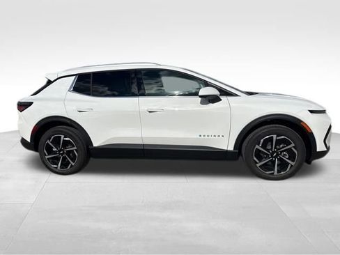 New 2026 Chevrolet Equinox EV LT image 10