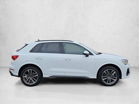 Certified 2025 Audi Q3 2.0T Premium w/ Convenience Package image 4
