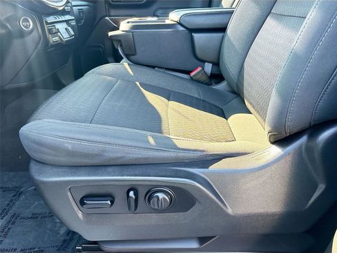 Used 2021 Chevrolet Silverado 2500 LT w/ Convenience Package image 19