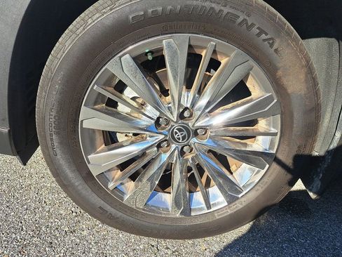 Certified 2024 Toyota Grand Highlander Platinum image 2