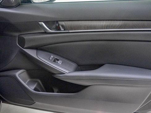 Used 2022 Honda Accord Touring image 32