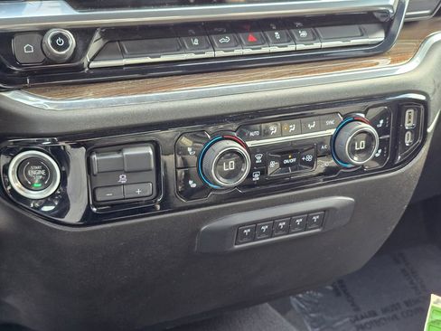 Used 2024 Chevrolet Silverado 3500 LT w/ Convenience Package image 31