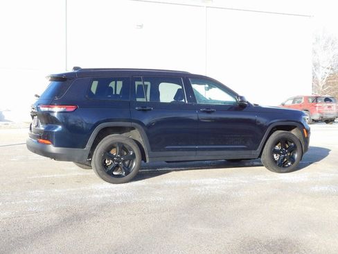 Used 2024 Jeep Grand Cherokee L Limited w/ Black Appearance Package image 3