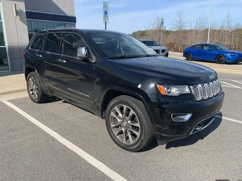 Used 2018 Jeep Grand Cherokee Overland image 3