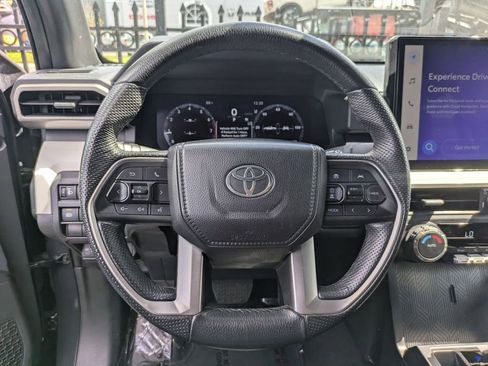 Used 2024 Toyota Tacoma TRD Off-Road image 22