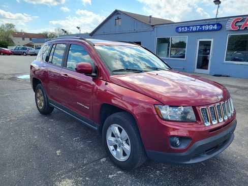 Used 2017 Jeep Compass Latitude image 3