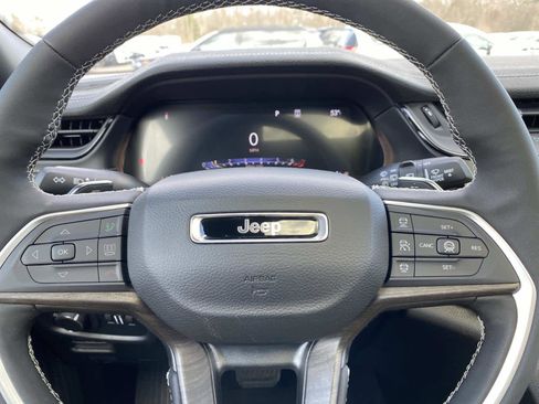 New 2026 Jeep Grand Cherokee Altitude image 14