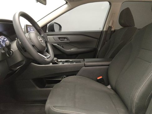 Used 2024 Nissan Rogue S FWD image 17