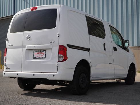 Used 2020 Nissan NV200 SV w/ Sliding Glass Door Package image 18