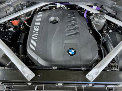 Used 2025 BMW X5 xDrive40i w/ Premium Package image 38