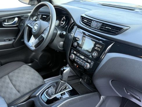 Used 2017 Nissan Rogue Sport SV image 7