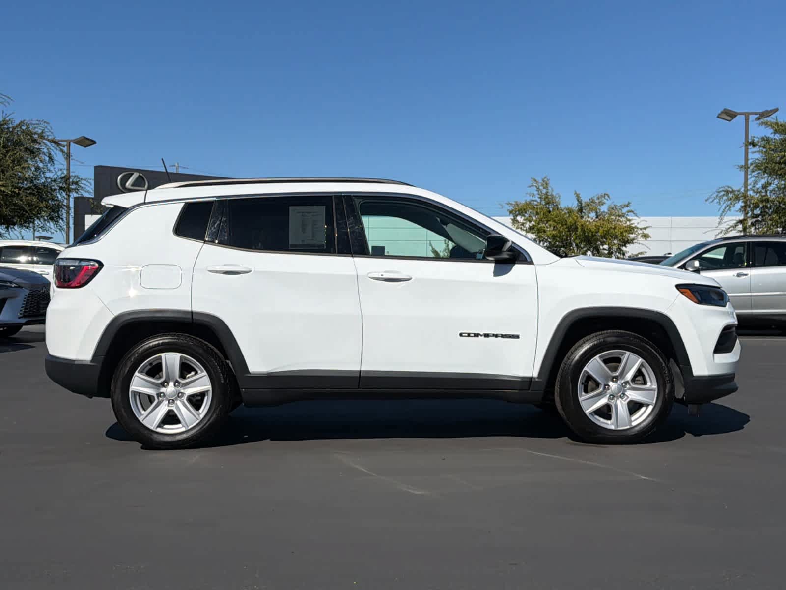Used 2022 Jeep Compass Latitude w/ Sun and Sound Group FWD image 6