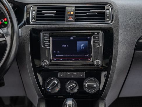 Used 2018 Volkswagen Jetta Sport FWD image 21