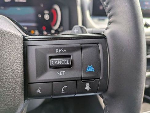 Certified 2025 Nissan Rogue SL AWD/4WD image 18
