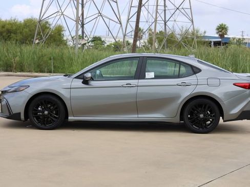 New 2026 Toyota Camry SE image 5