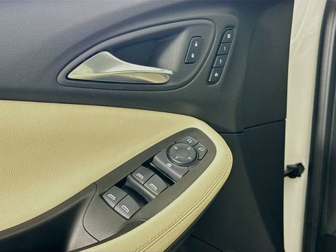 Used 2023 Buick Encore GX Essence w/ Experience Buick Package image 18