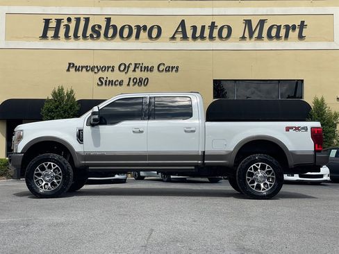 Used 2021 Ford F250 King Ranch w/ King Ranch Ultimate Package AWD/4WD image 3