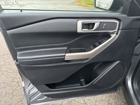 Used 2022 Ford Explorer XLT w/ Equipment Group 202A image 49