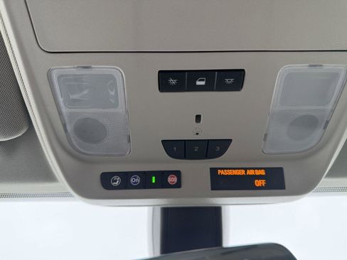 Used 2020 Buick Envision Essence image 16