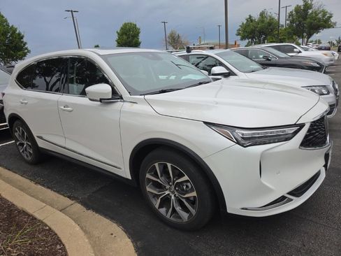 Used 2023 Acura MDX SH-AWD w/ Technology Package image 3
