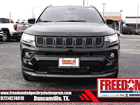 New 2026 Jeep Compass Latitude image 8