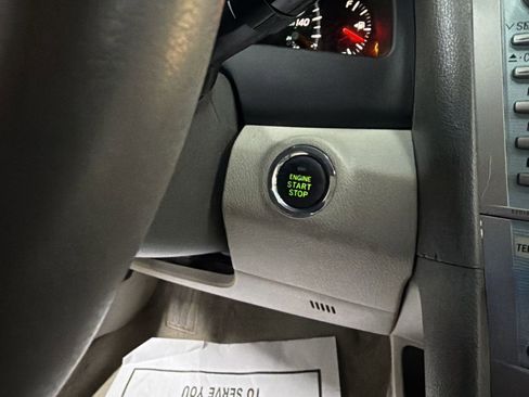 Used 2008 Toyota Camry XLE FWD image 17