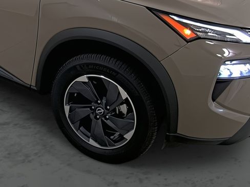 Used 2024 Nissan Rogue SV AWD/4WD image 14