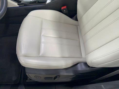 Used 2025 Audi Q5 Premium w/ Convenience Package AWD/4WD image 16