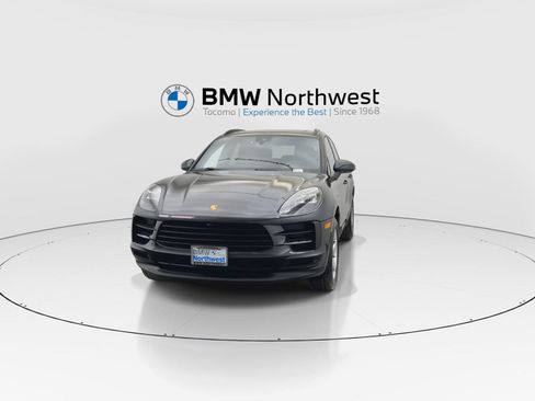 Used 2021 Porsche Macan w/ Premium Package AWD/4WD image 8