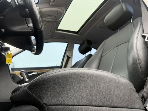 Used 2009 Mercedes-Benz E 350 Sedan image 9