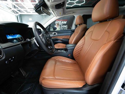 Used 2022 Kia Sorento SX Prestige w/ Rust Color Package AWD/4WD image 9