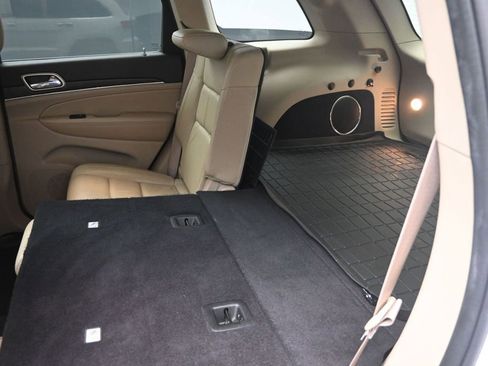 Used 2016 Jeep Grand Cherokee Limited RWD image 21