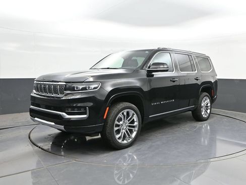 Used 2023 Jeep Grand Wagoneer Series II w/ Flexible Seating Group AWD/4WD image 30