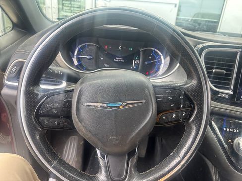 Used 2021 Chrysler Pacifica Limited w/ Uconnect Theater Family Group FWD image 14
