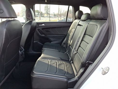 Used 2022 Volkswagen Tiguan SEL R-Line image 10