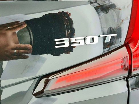 Used 2025 Cadillac XT4 Premium Luxury image 9