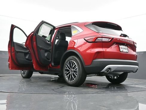 New 2025 Ford Escape SE image 67