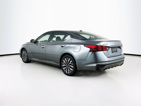 Used 2023 Nissan Altima 2.5 SV w/ SV Premium Package FWD image 5