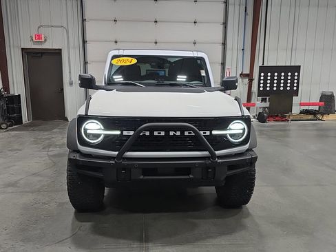 Used 2024 Ford Bronco Wildtrak image 7