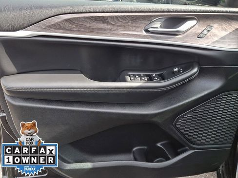 Used 2023 Jeep Grand Cherokee L Limited w/ Luxury Tech Group II image 14