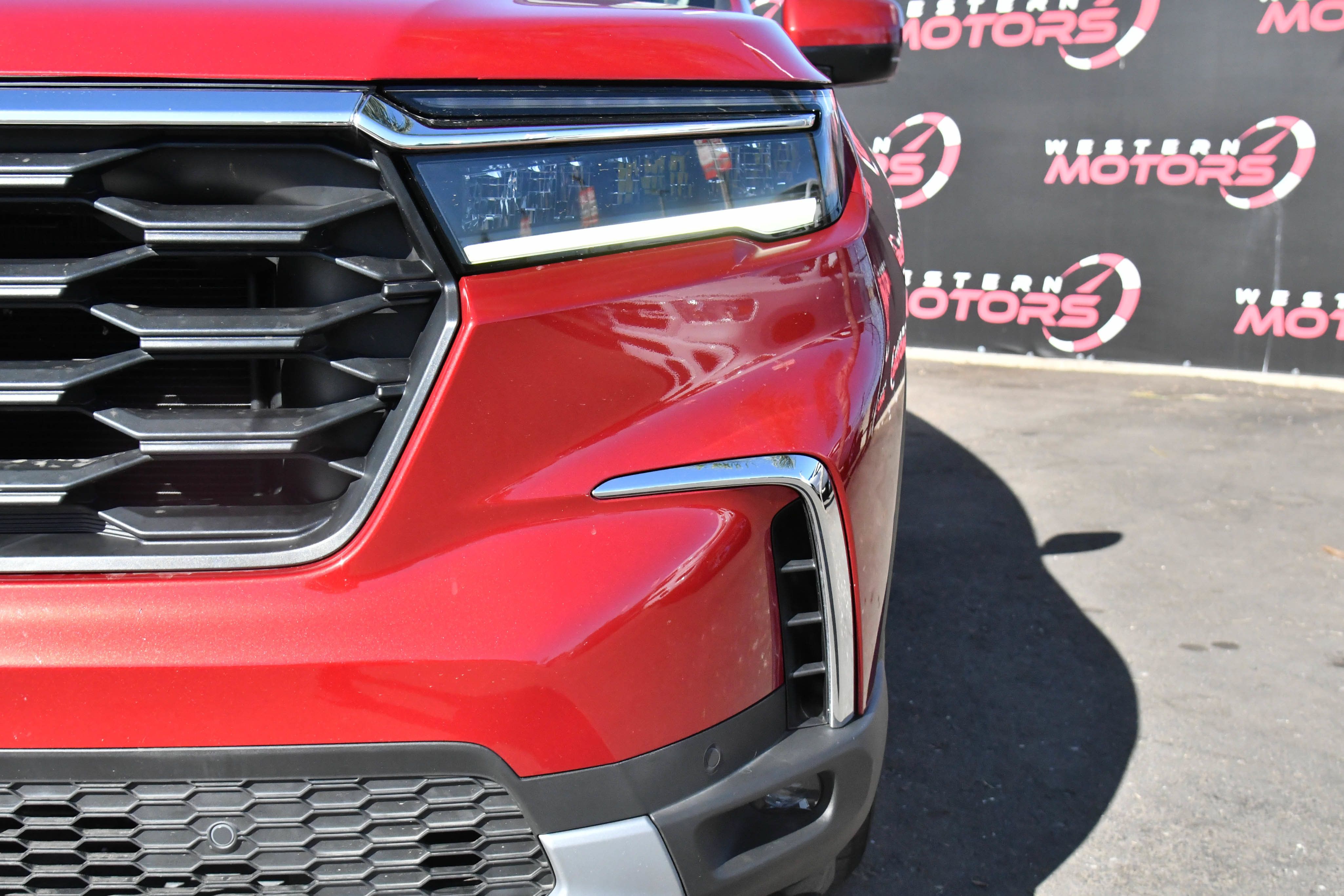 Used 2024 Honda Pilot EX-L image 11