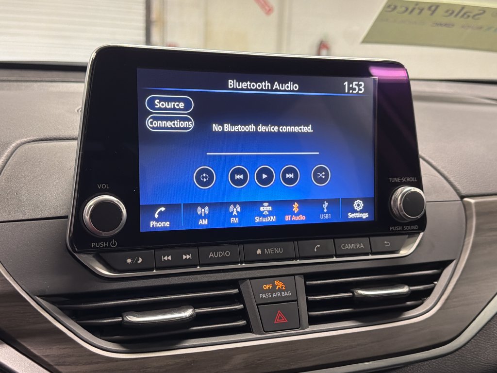 Used 2025 Nissan Altima 2.5 SV FWD image 35