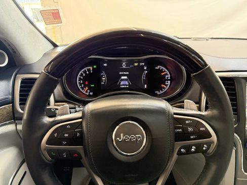 Used 2017 Jeep Grand Cherokee Summit image 13