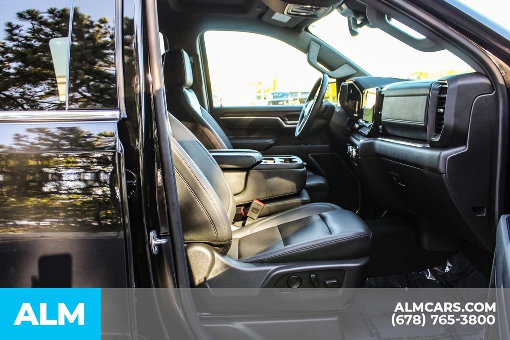 Used 2025 GMC Sierra 1500 SLT RWD image 20