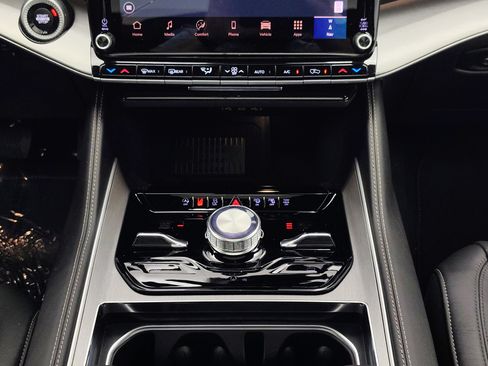 New 2026 Jeep Grand Wagoneer L Limited AWD/4WD image 32