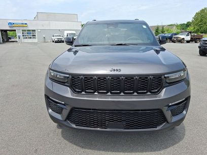 New 2025 Jeep Grand Cherokee Limited w/ Black Appearance Package