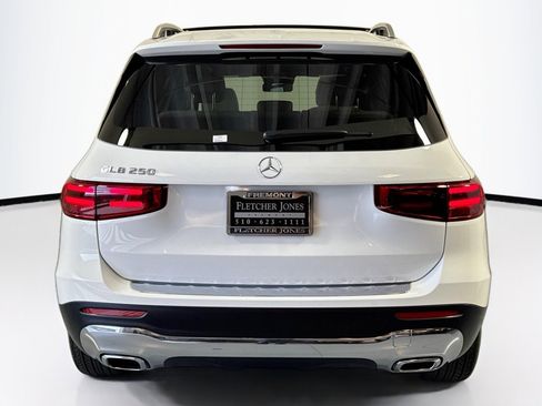 Used 2026 Mercedes-Benz GLB 250 image 6
